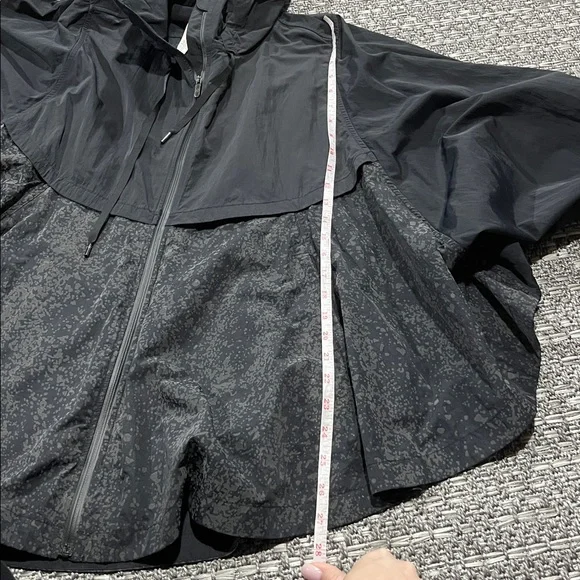 Lululemon x SoulCycle | Ride & Reflect Jacket - Picture 15 of 16